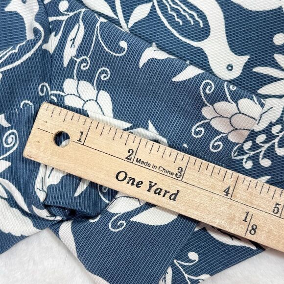 Loft Floral Peacock Bird Ruffle Pocket Riviera Chino Shorts Blue White Size 4 - Picture 12 of 13